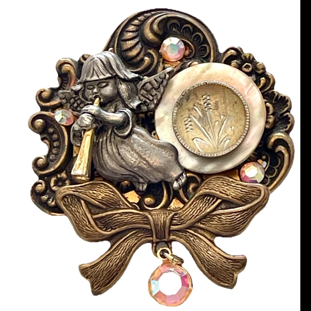 Vintage Angel Brooch Kindred Spirits Signed pin Grandma Core